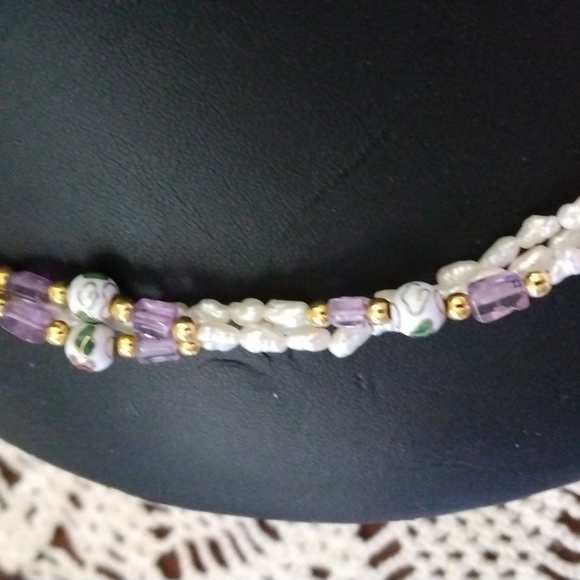 VINTAGE 3 STRAND BIWA PEARLS, AMETHYST, CLOISSONE BEADS ACCENTED WITH GOLD TONE - Picture 3 of 4